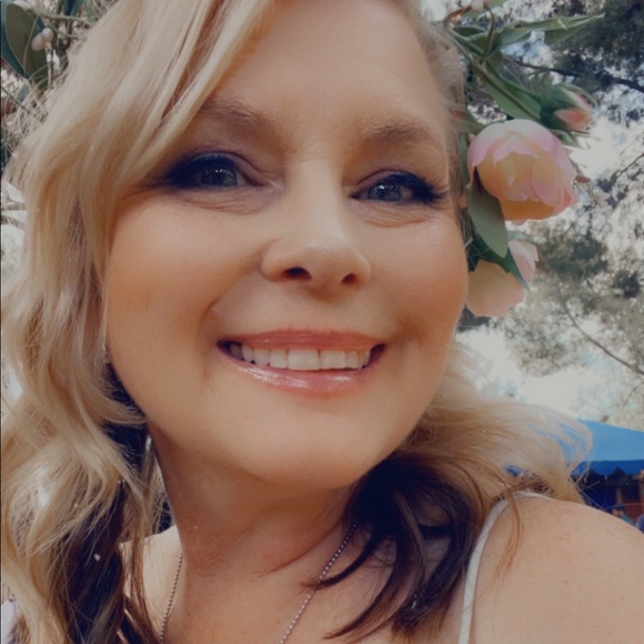 Meet your Posher, Medea - Picture 1 of 1